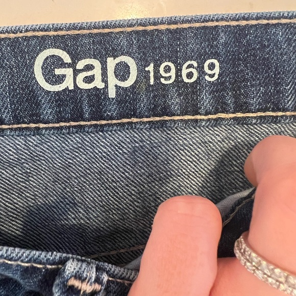 Classic Blue Denim Rolled-Hem Women's Shorts - Picture 4 of 6